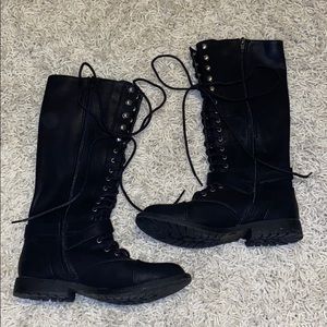Combat boots